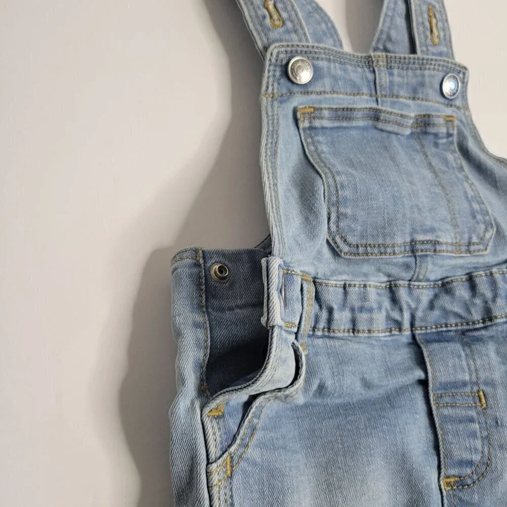 Old Navy Kids Jeans Girls overall romper Size 18-24 months